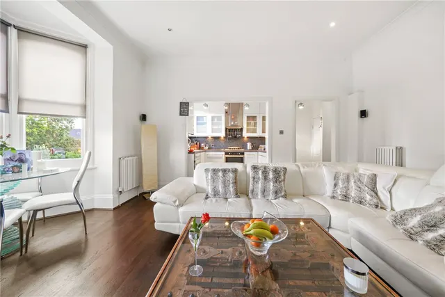 Rosemont Road, London, W3, photo 1