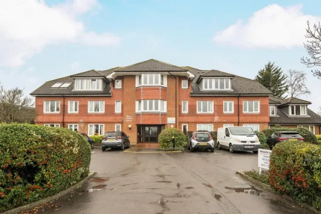 Burpham Lane, Burpham, GU4, photo 1