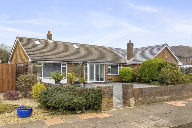 Cleveland Road, Worthing, photo 1