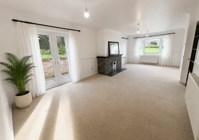 Marshall Close, Whitchurch, photo 1