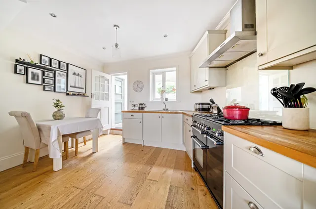 Latimer Road, Godalming, GU7, photo 2