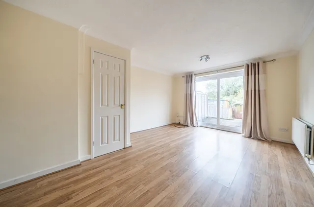Barons Mead, Maybush, SO16, photo 2
