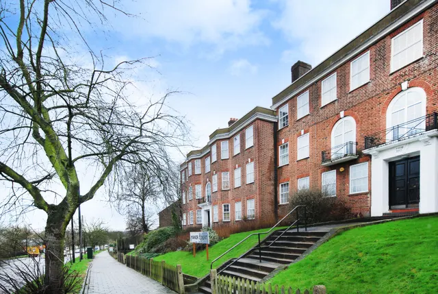 1 Manor Court, Aylmer Road, London, photo 1