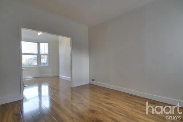 Chadwell Road, Grays, RM17, photo 2