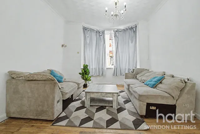 Birch Street, SN1, photo 3