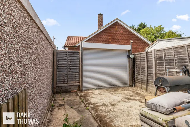 Broomstick Hall Road, Waltham Abbey, EN9, photo 2