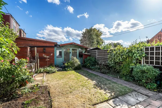 Barnett Wood Lane, Leatherhead, KT22, photo 2