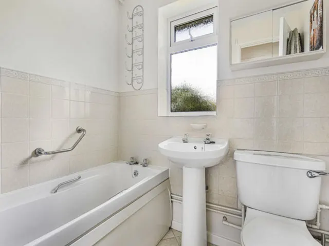 Dashwood Avenue, Yarnton, photo 3