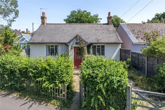 Buckingham Road, Hampton, TW12 3JX, photo 1