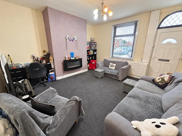 Holland Street, Radcliffe, M26, photo 2