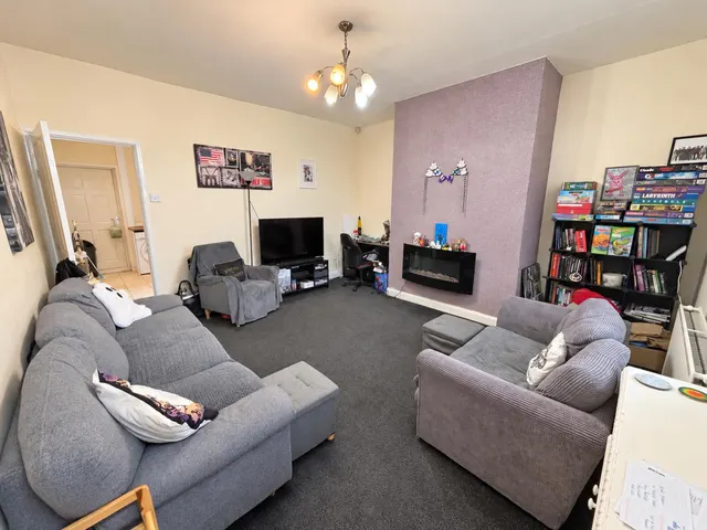 Holland Street, Radcliffe, M26, photo 3
