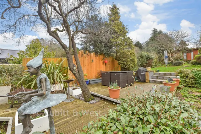 Carden Avenue, Patcham, BN1, photo 2