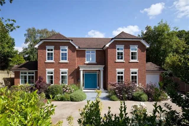 Barrs Avenue, New Milton, Hampshire, BH25 5HL, photo 1