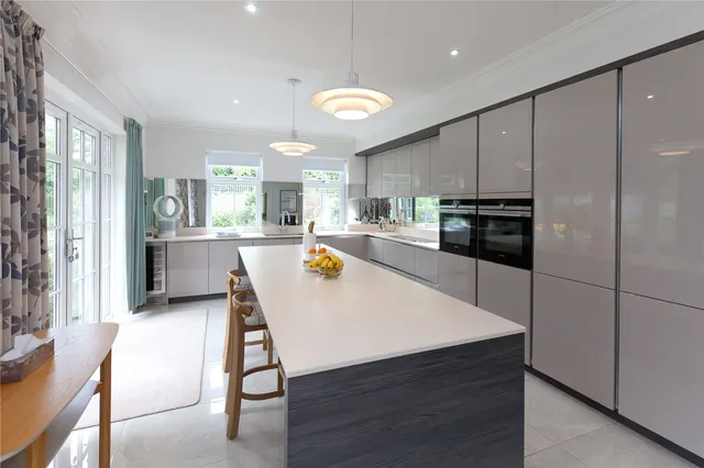 Photo 2 — Barrs Avenue, New Milton, Hampshire, BH25 5HL