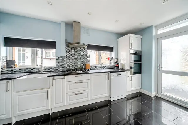 Photo 2 — Bridle Road, Shirley, Croydon, CR0