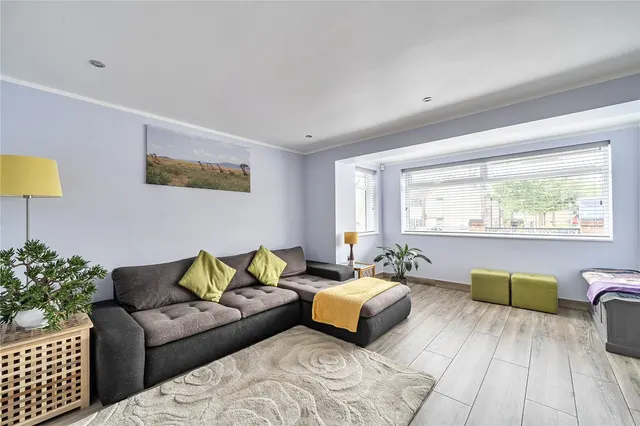 Hopwood Road, Middleton, M24, photo 3