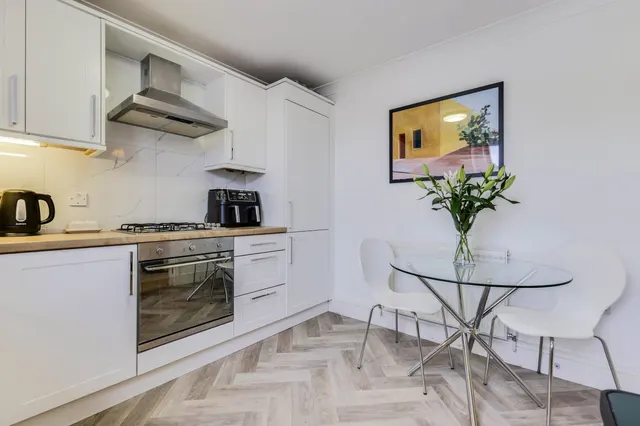 Low Lane, Horsforth, LS18, photo 2