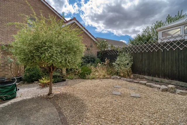 Ivy Close, Gillingham, photo 3