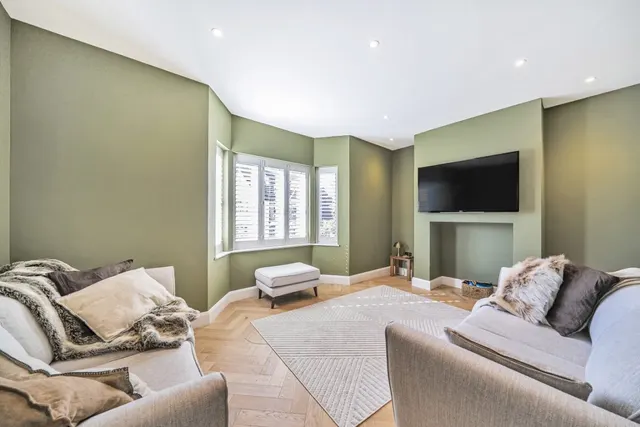 Photo 3 — Knollys Road, Streatham Hill, London, SW16