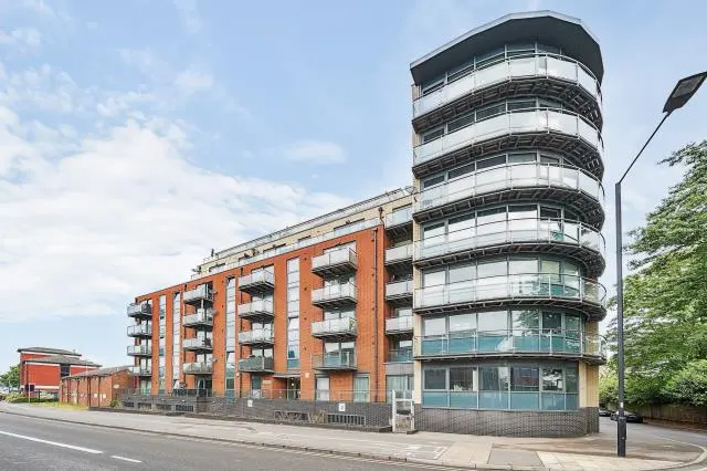 Bath Road, Slough, SL1, photo 1