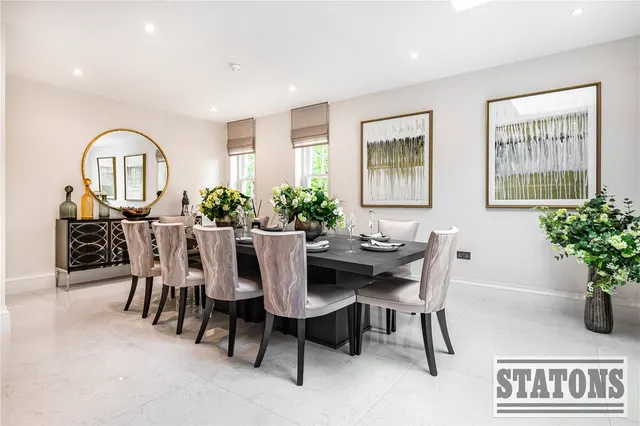 Photo 3 — Cullinan Close, Cuffley, Hertfordshire, EN6 4FF