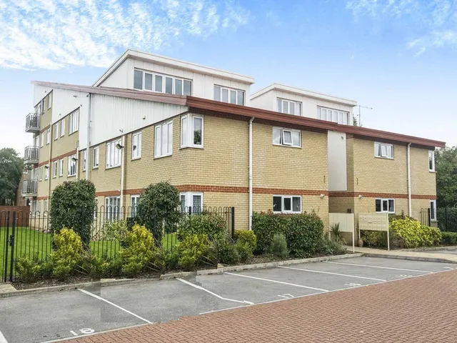 Lincoln Road, Peterborough, PE4