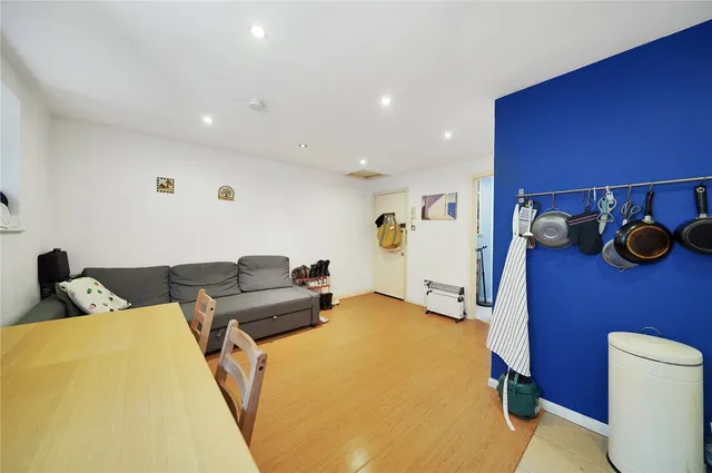 East Mount Street, London, E1, photo 1
