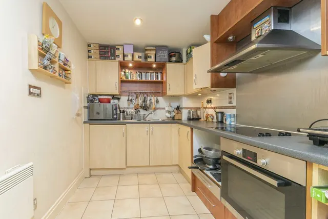 Smugglers Way, SW18, photo 2