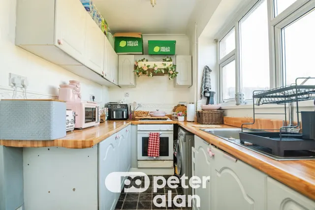Maesglas Road, Newport, NP20, photo 2