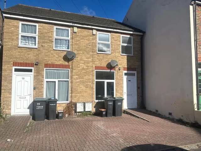 Raphael Road, Gravesend, DA12, photo 1