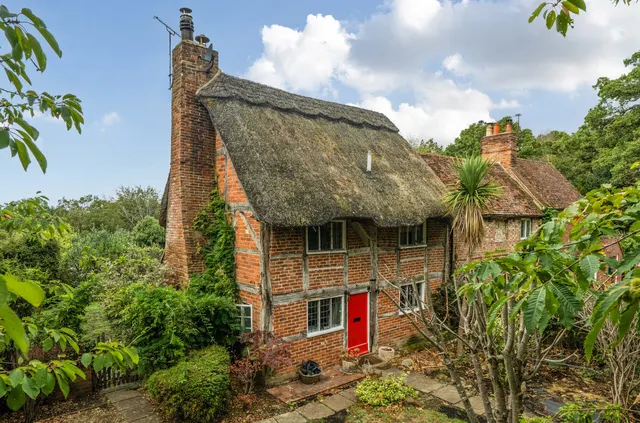 Bunglers Hill Road, Farley Hill, Reading, Berkshire, RG7 1TN, photo 1