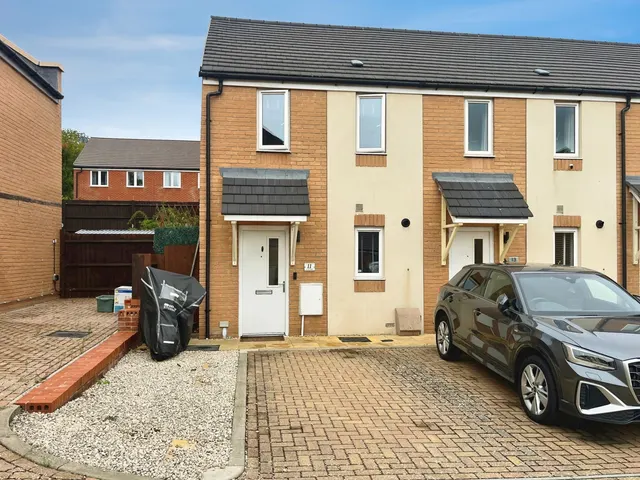 St. Cross Road, Basingstoke, Hampshire, RG24 9AP, photo 1