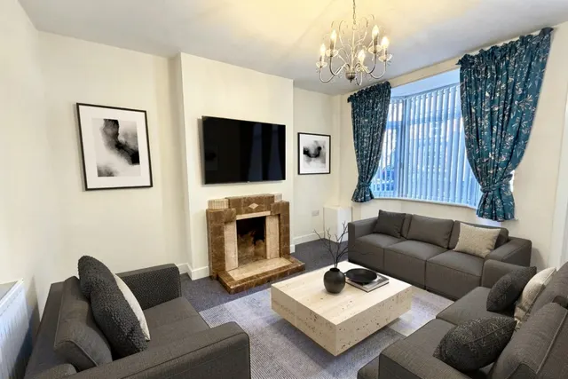 Manor Court Road, Nuneaton, CV11, photo 2