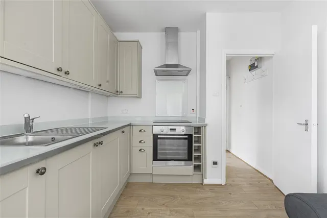 Photo 3 — Fulham Palace Road, Fulham, SW6