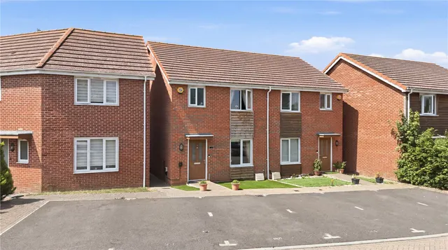 Fourier Grove, Dartford, DA1, photo 1