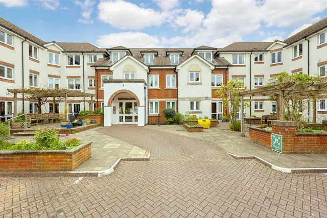 Photo 2 — Kings Road, Horsham, West Sussex RH13 5AE