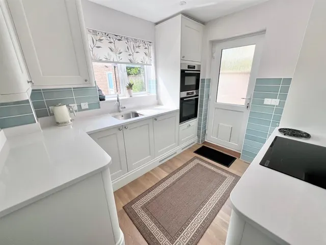 Photo 3 — Kingfisher Avenue, Gillingham SP8 4GL