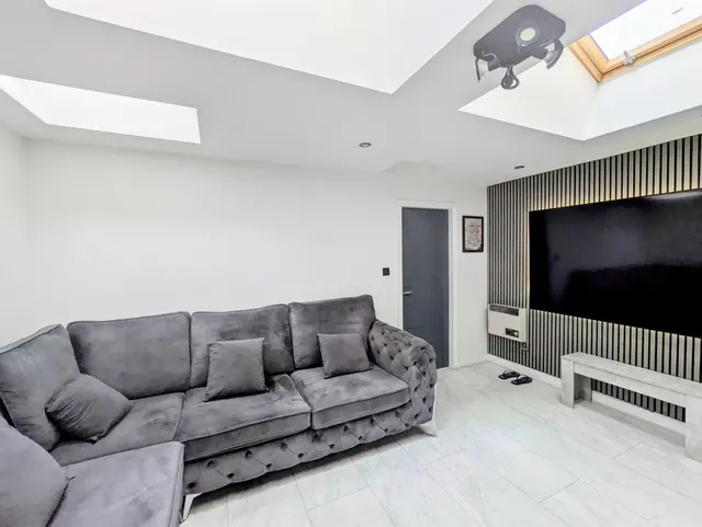 Halcyon Way, Little Horton, BD5, photo 2
