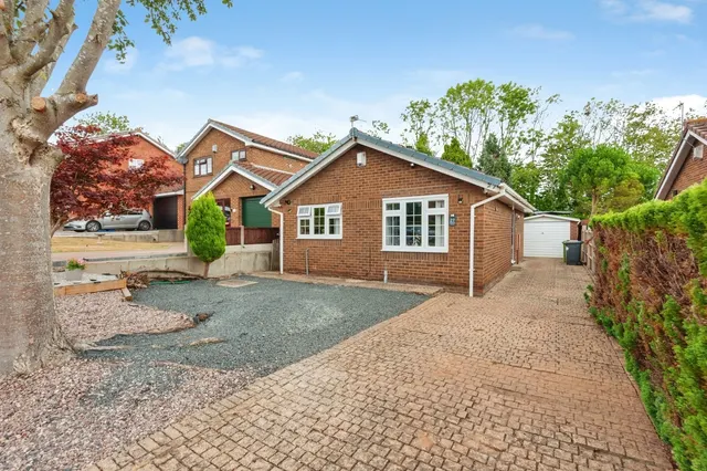 Betchworth Crescent, Beechwood, WA7, photo 1