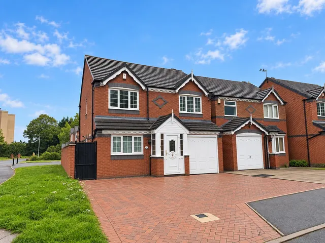 Bluebell Crescent, Wednesfield, WV11, photo 1