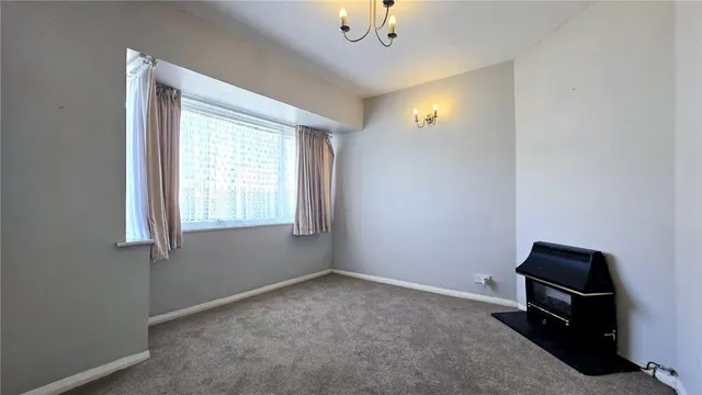 London Road, Holyhead, LL65, photo 3