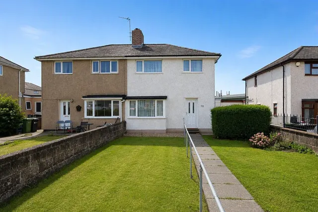 London Road, Holyhead, LL65, photo 1