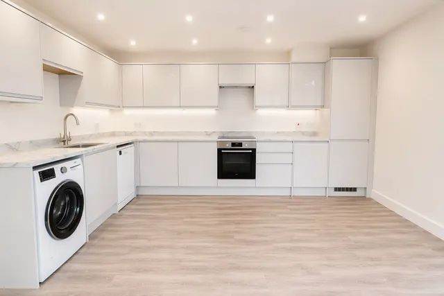London Road, Redhill, RH1, photo 3