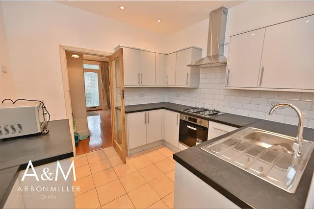 St Edmunds Road, Ilford, IG1, photo 2