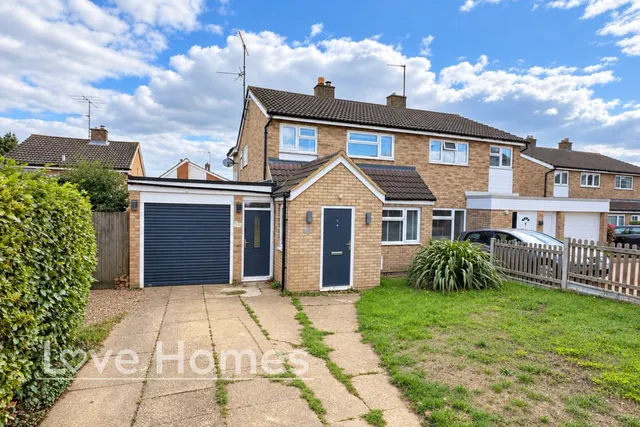 3 bedroom house, Russell Drive, Ampthill