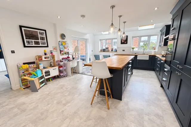 Russell Drive, Ampthill, photo 3