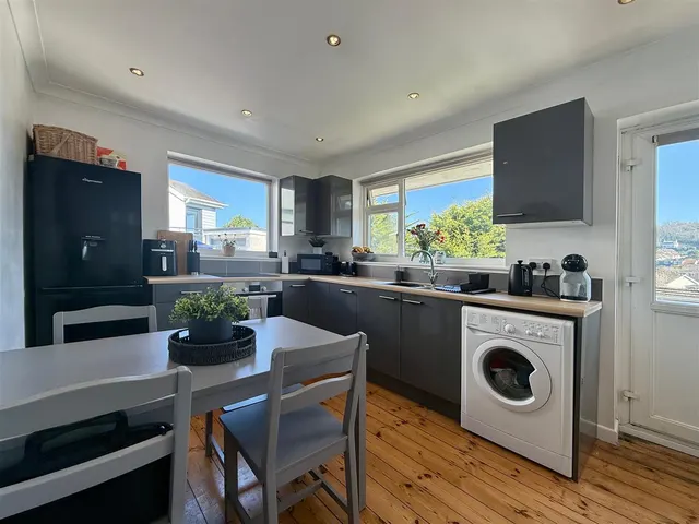 Cedar Way, Brixham, photo 3