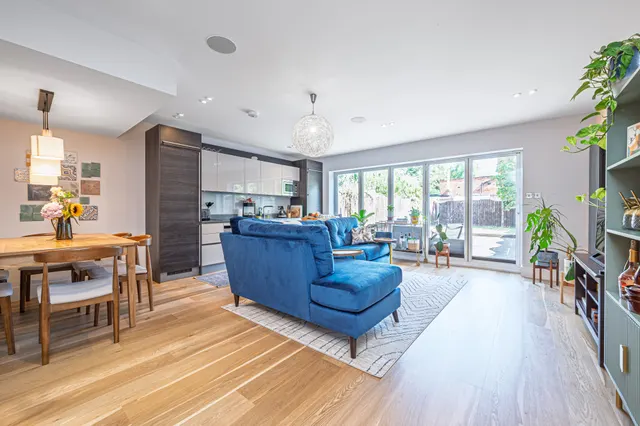 Photo 2 — Flat 1, 72 Shoot Up Hill, London