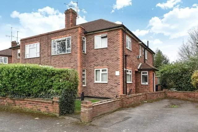 Cyprus Road, London, N3, photo 1