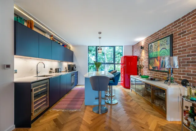1 Larkhall Lane, London, SW4, photo 1